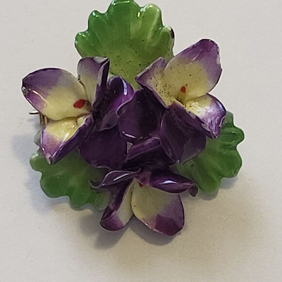 Staffordshire Vintage Cara China Made In England Purple Flower Pin Brooch - Picture 1 of 6